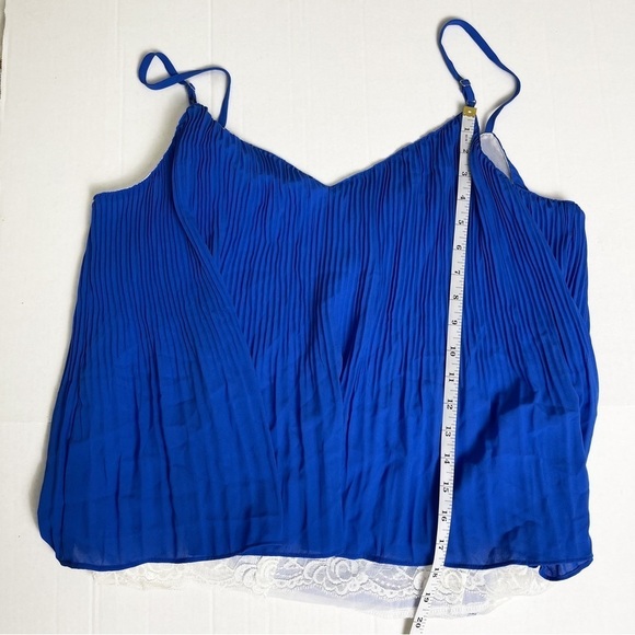 ✨NEW!✨ TCEC Women’s Blue Ruffle Tank - Large - Picture 7 of 8